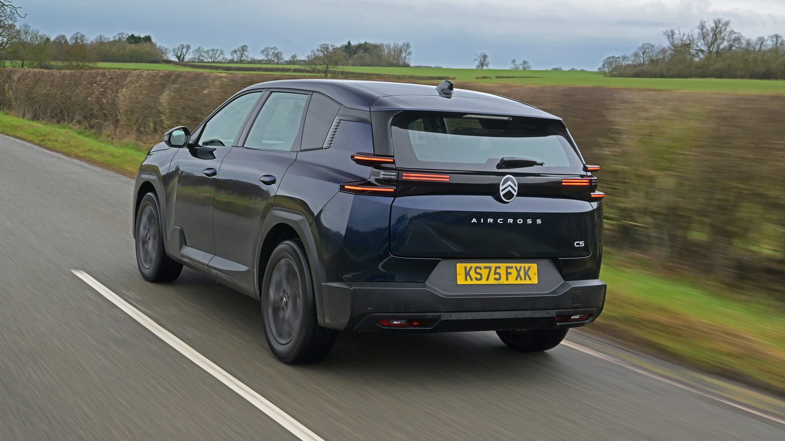 Citroen C5 Aircross Plug-in Hybrid 2025 - exterior, rear 3q motion, Europe market