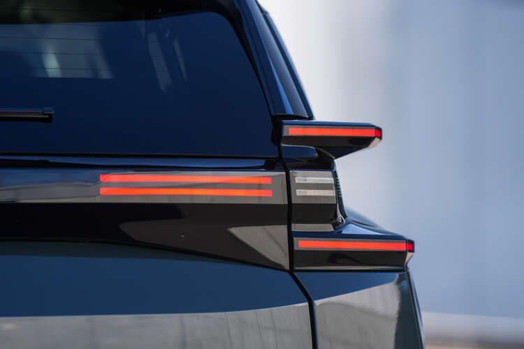 Citroen C5 Aircross Plug-in Hybrid 2025 - exterior, rear light detail, Europe market