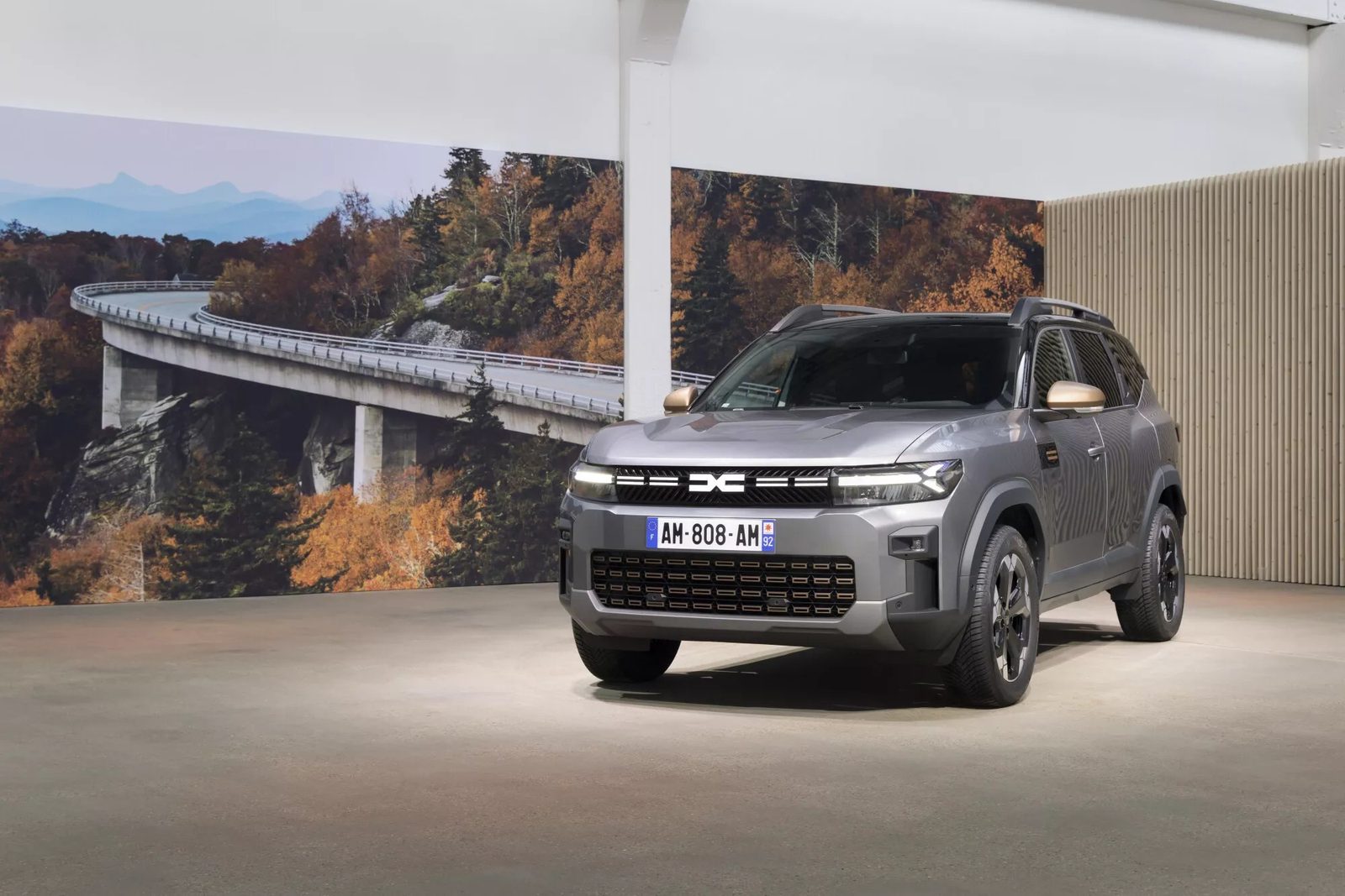 Dacia Bigster Hybrid - model photo