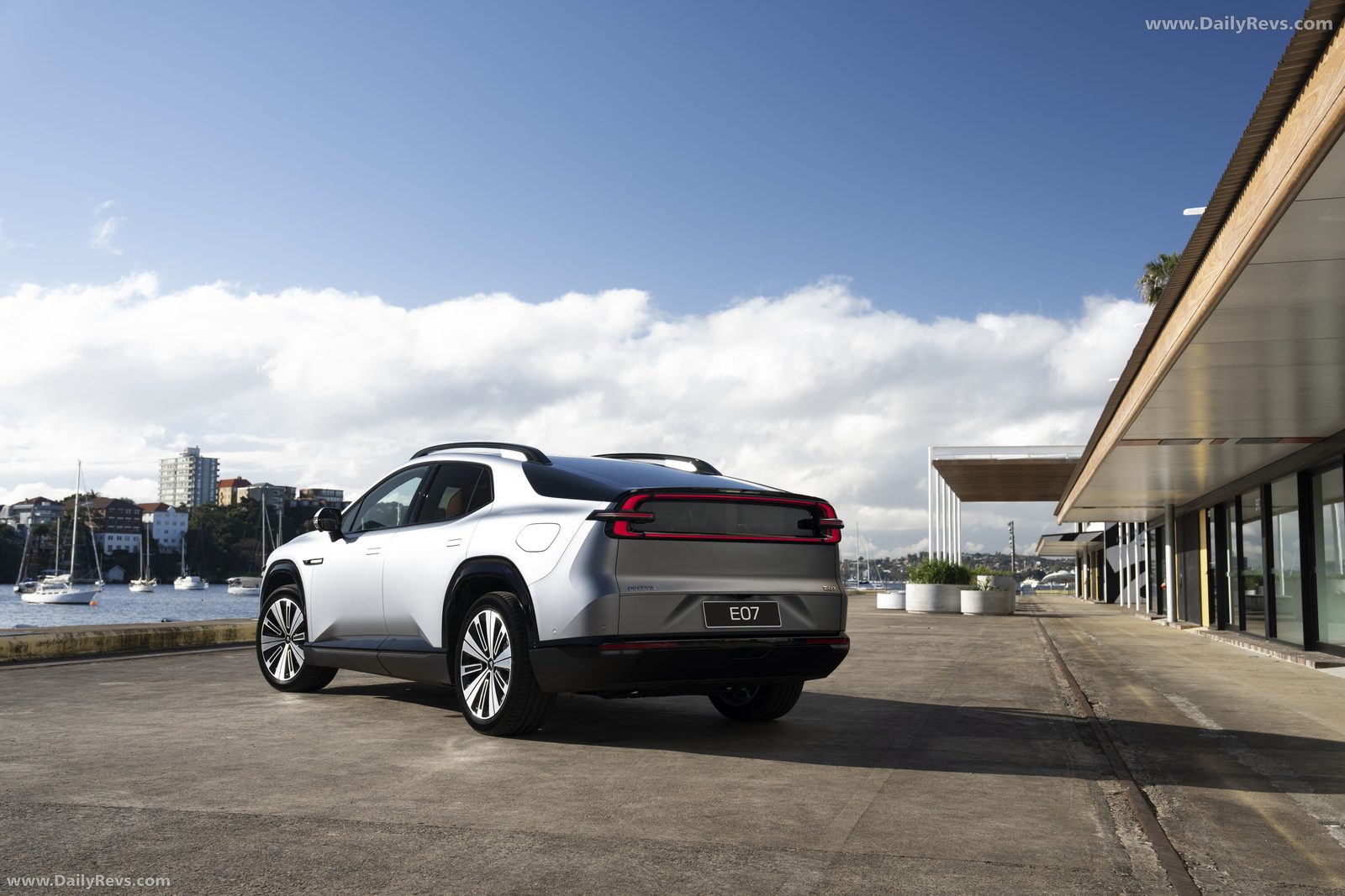 Deepal E07 BEV 2024 - exterior, rear three-quarter view