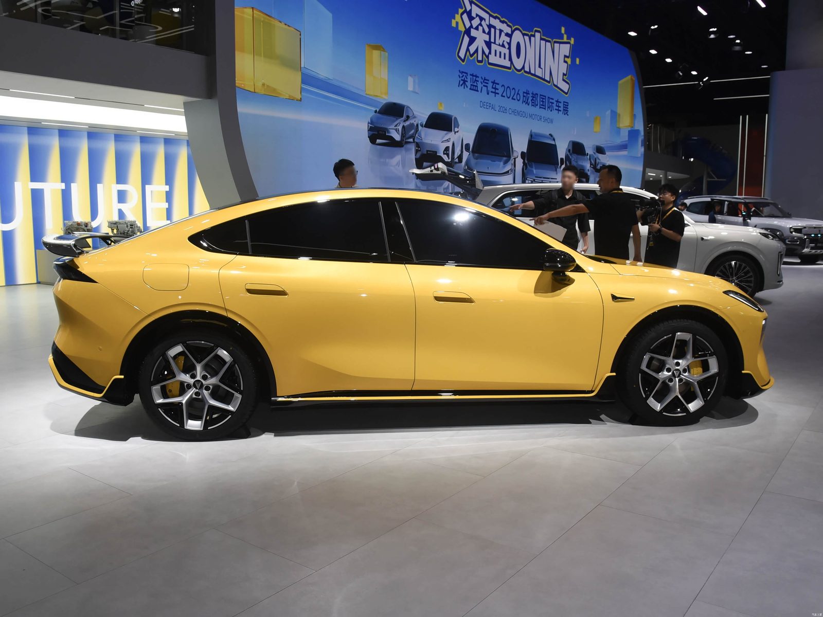 Deepal L06 Track Package Special Edition 2026 - main model photo, exterior, side profile, China 2026 show reference market