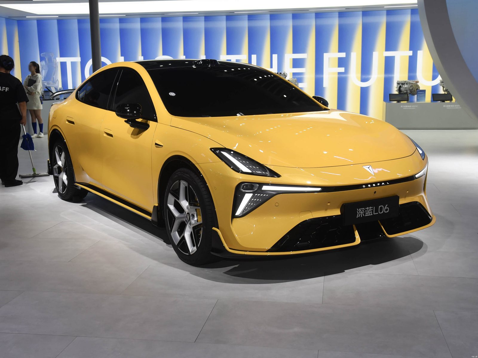 Deepal L06 Track Package Special Edition 2026 - exterior, front three-quarter view, China 2026 show reference market