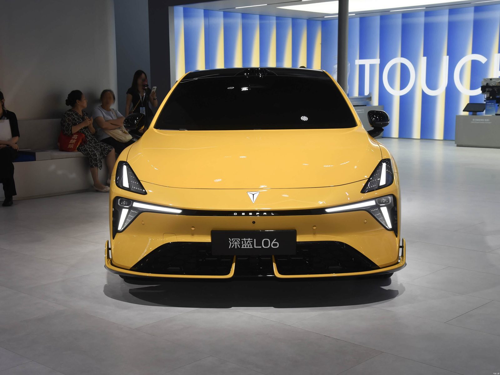 Deepal L06 Track Package Special Edition 2026 - exterior, front view, China 2026 show reference market
