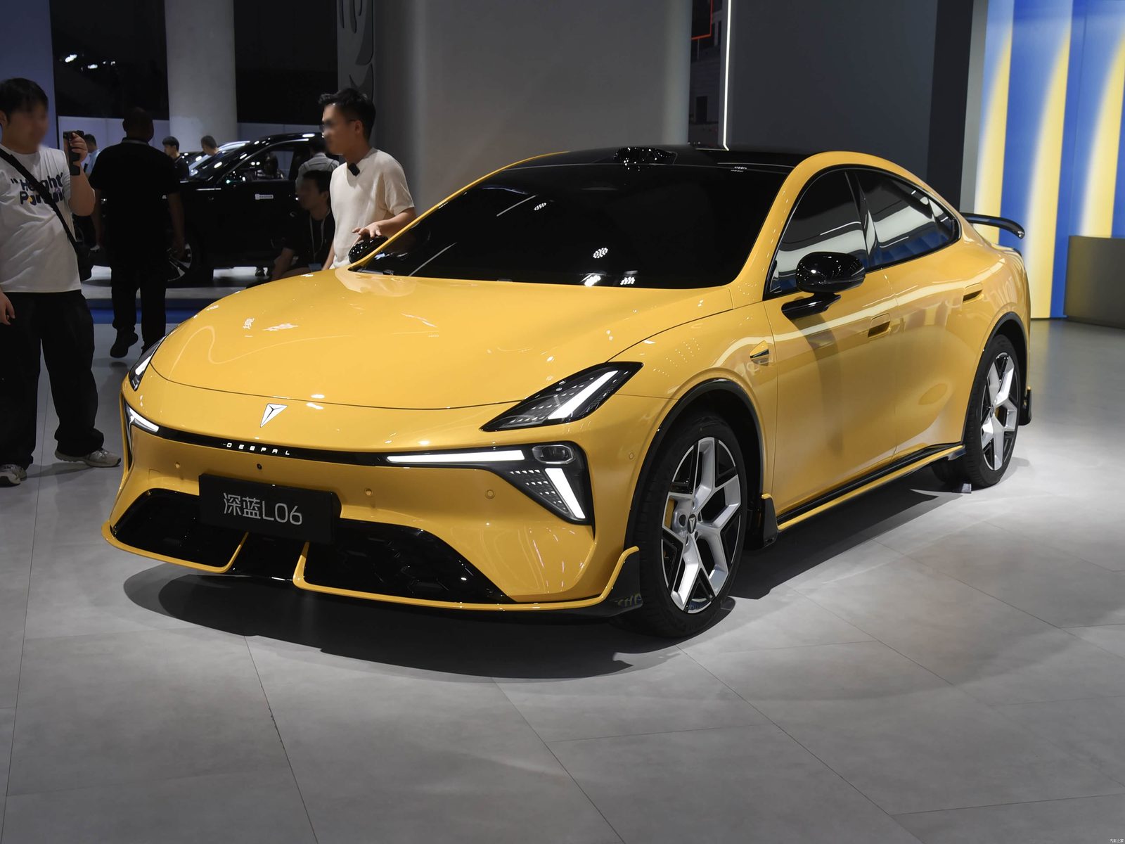 Deepal L06 Track Package Special Edition 2026 - exterior, front three-quarter view, China 2026 show reference market