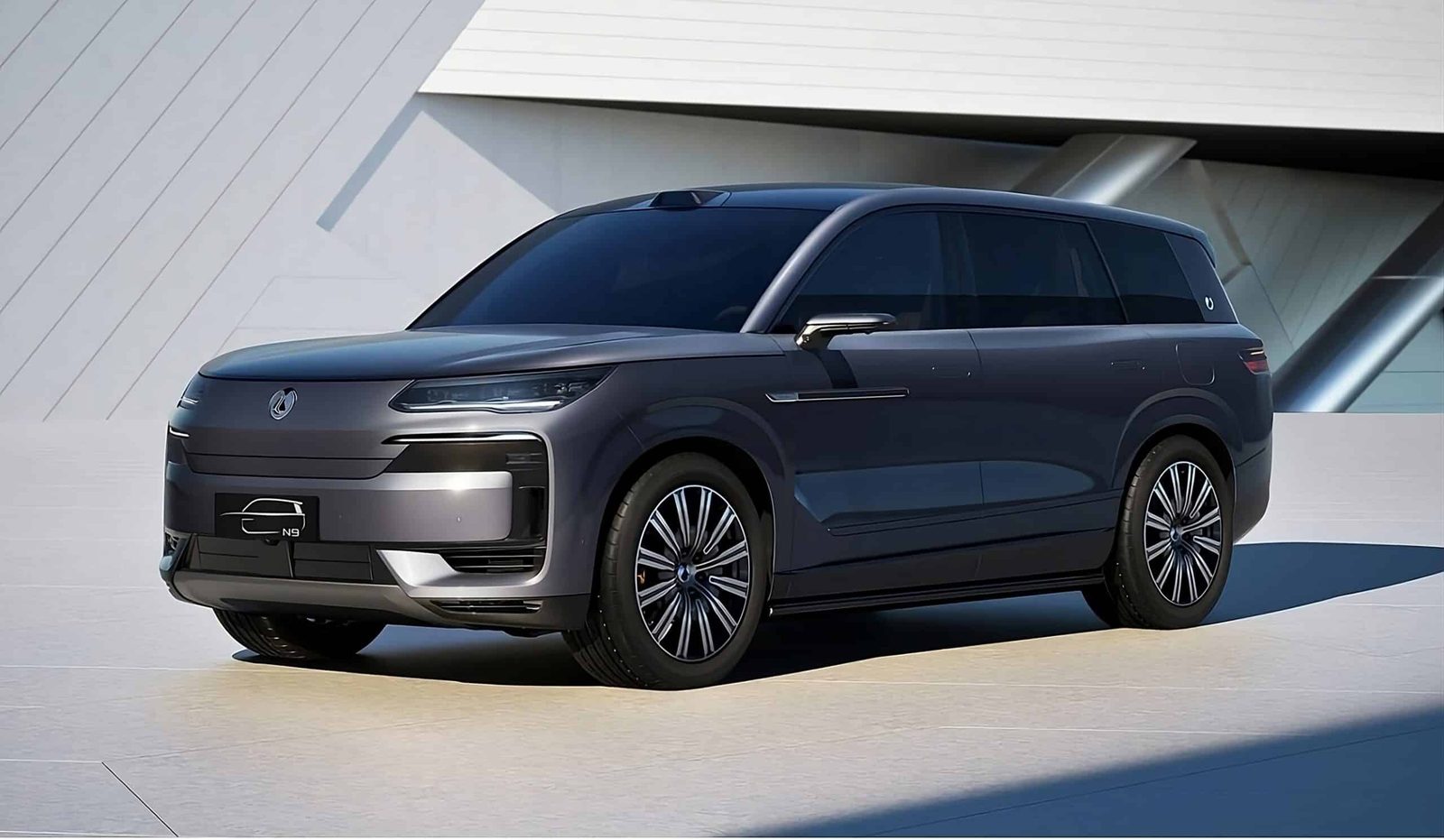Denza N9 PHEV 2026 — главное фото модели, экстерьер, вид спереди 3/4, рынок internal_mvp