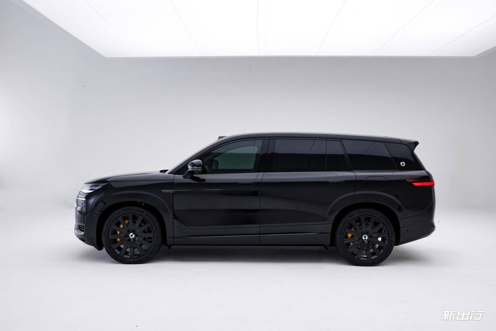 Denza N9 PHEV 2026 — экстерьер, вид сбоку, рынок CN