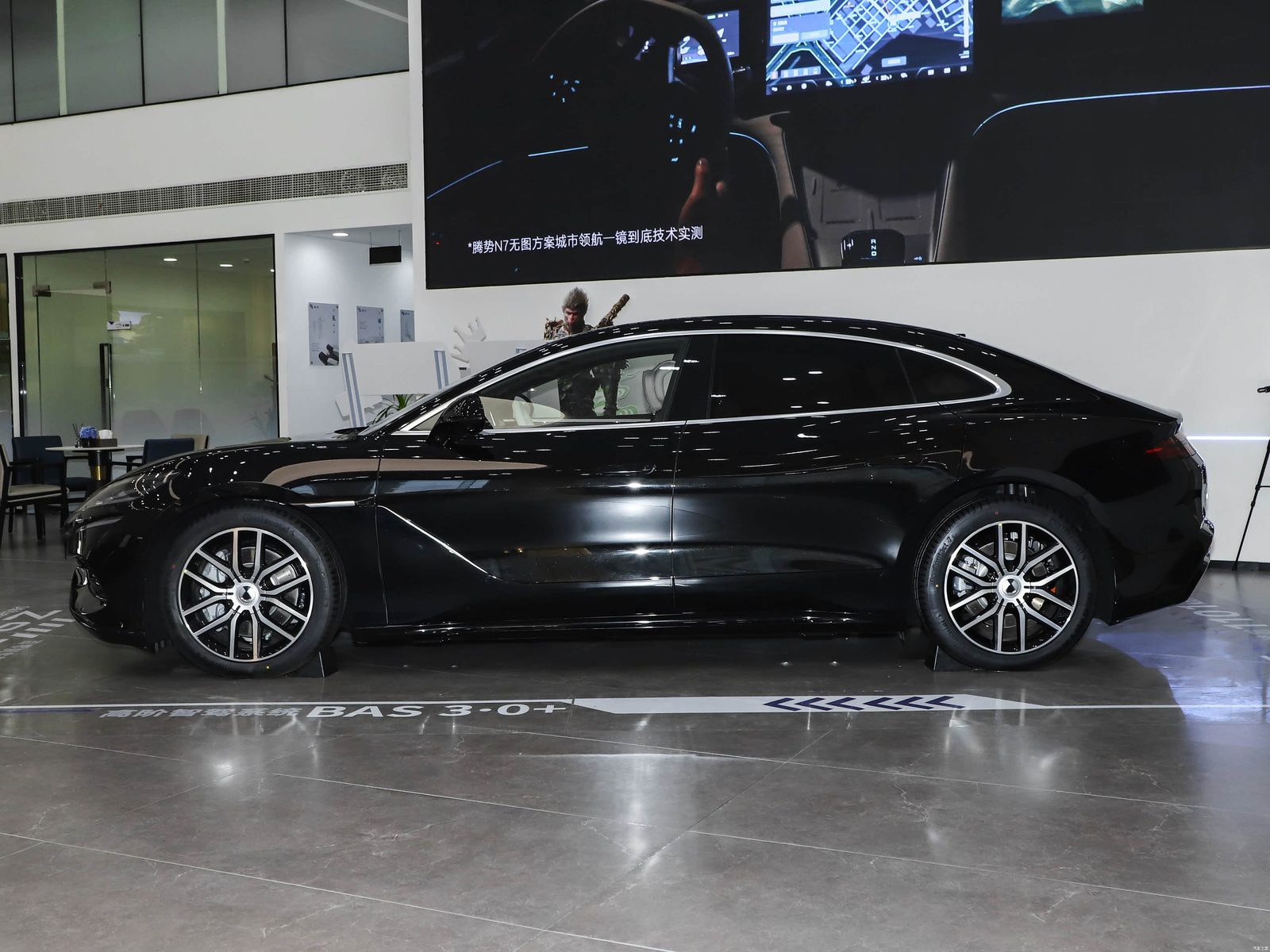 Denza Z9 EV 2024 - exterior, side view, China market