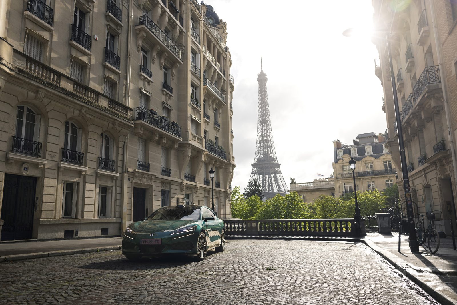 Denza Z9 GT EV 2024 - exterior, front three-quarter view, Europe/China market