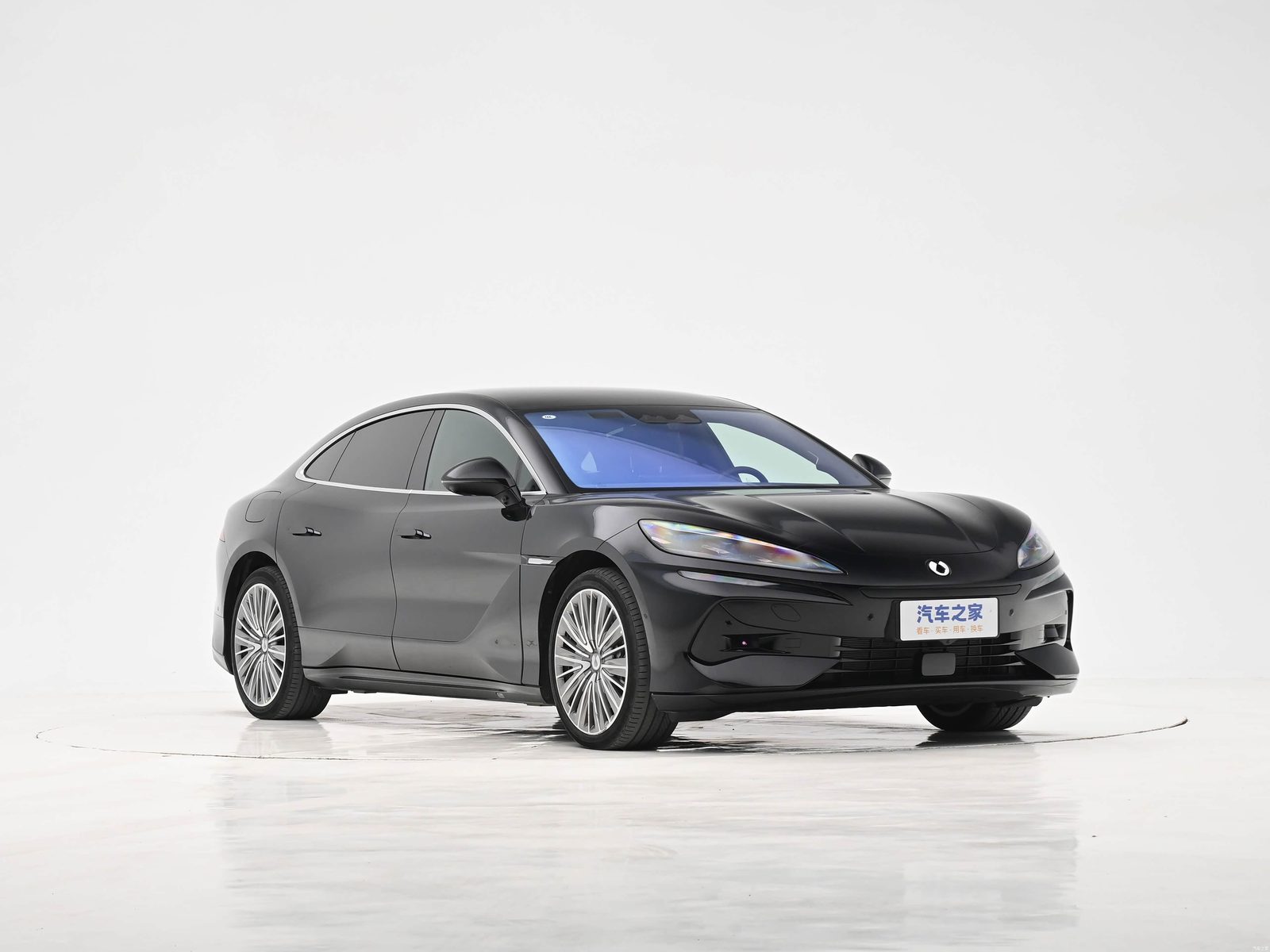 Denza Z9 PHEV 2024 - exterior, front 3q opposite, China market