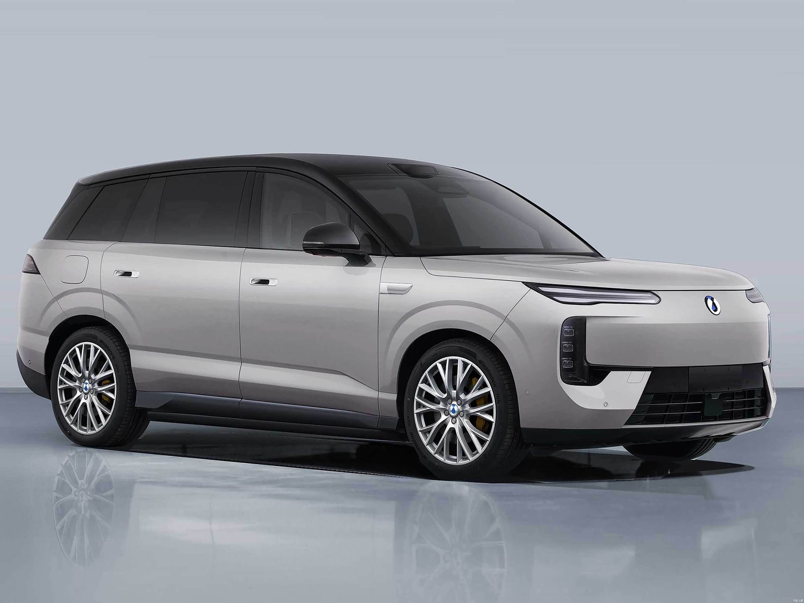 Denza N8 EV - exterior, front 3q studio, china_reference market