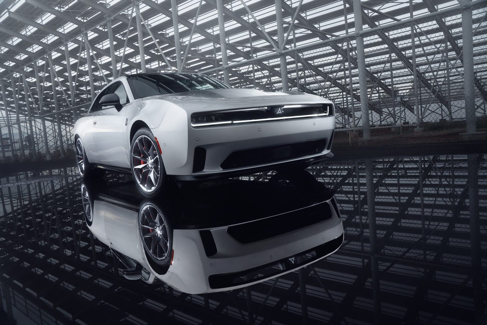 Dodge Charger Daytona 2024 — экстерьер, front 3q studio, рынок editorial reference