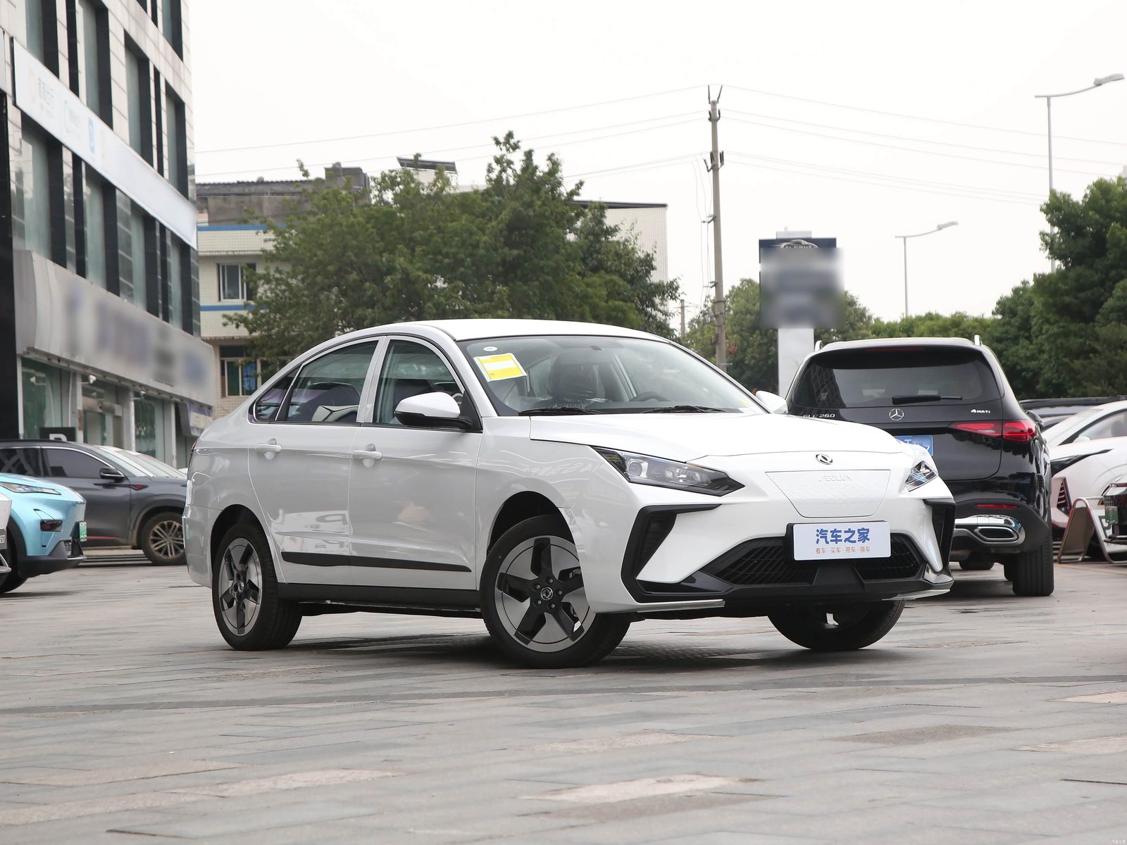 Dongfeng Aeolus E70 2017 - exterior, front 3q right, China fleet / taxi market