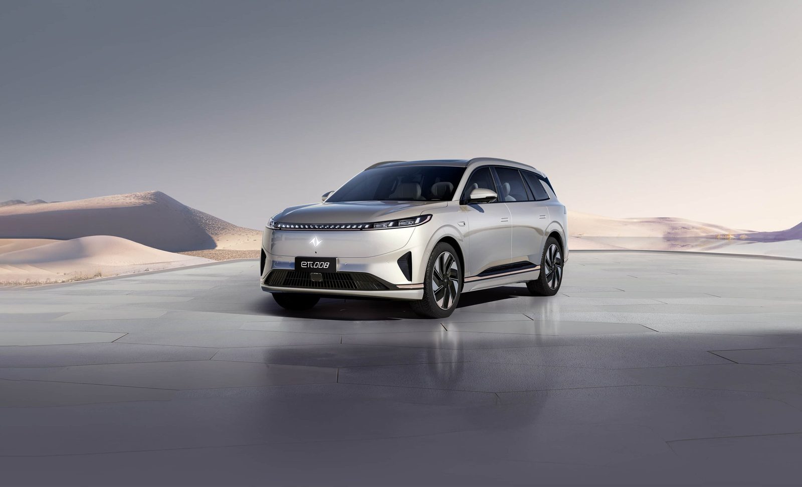 Dongfeng eπ 008 EREV 2024 — экстерьер, front 3q desert, рынок internal_mvp