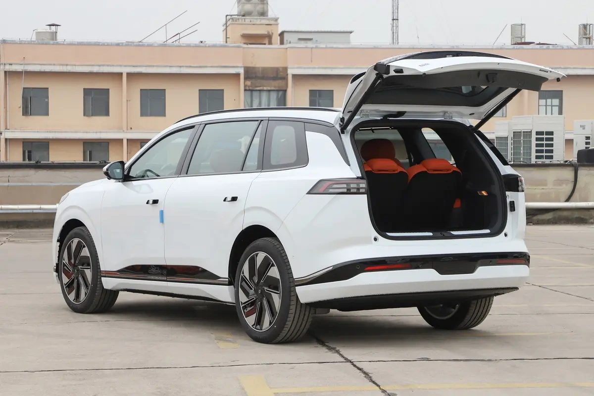 Dongfeng eπ 008 EREV 2024 — экстерьер, rear hatch open, рынок internal_mvp