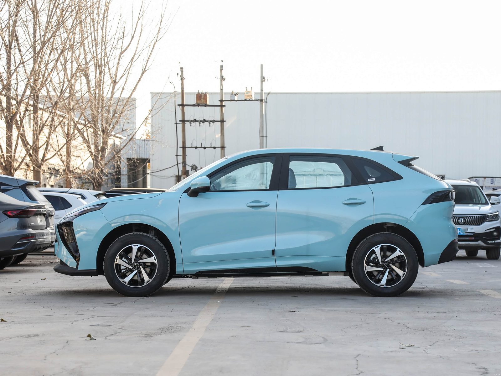 Dongfeng Forthing Friday EREV 2025 - exterior, side view, China market