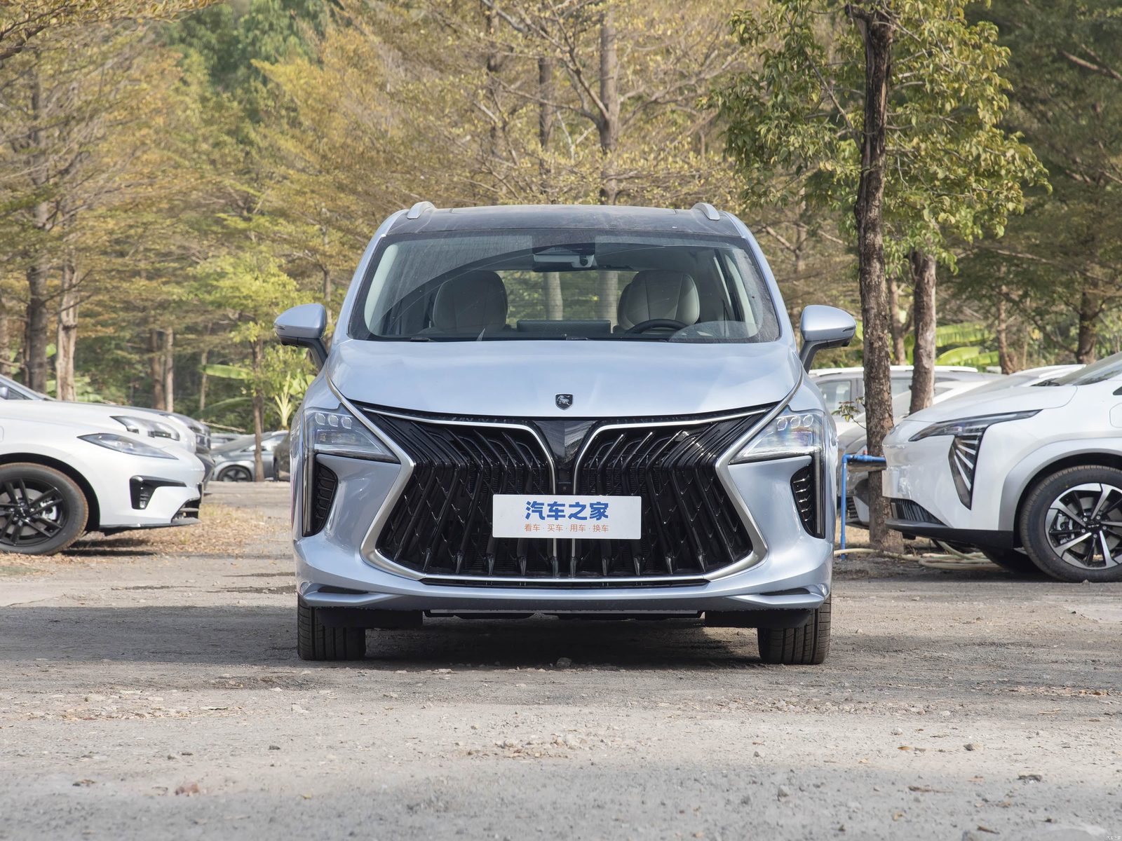 Dongfeng Forthing U-Tour PHEV 2025 - exterior, front view, China market