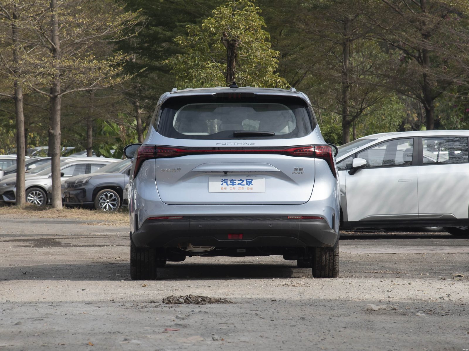 Dongfeng Forthing U-Tour PHEV 2025 - exterior, rear view, China market