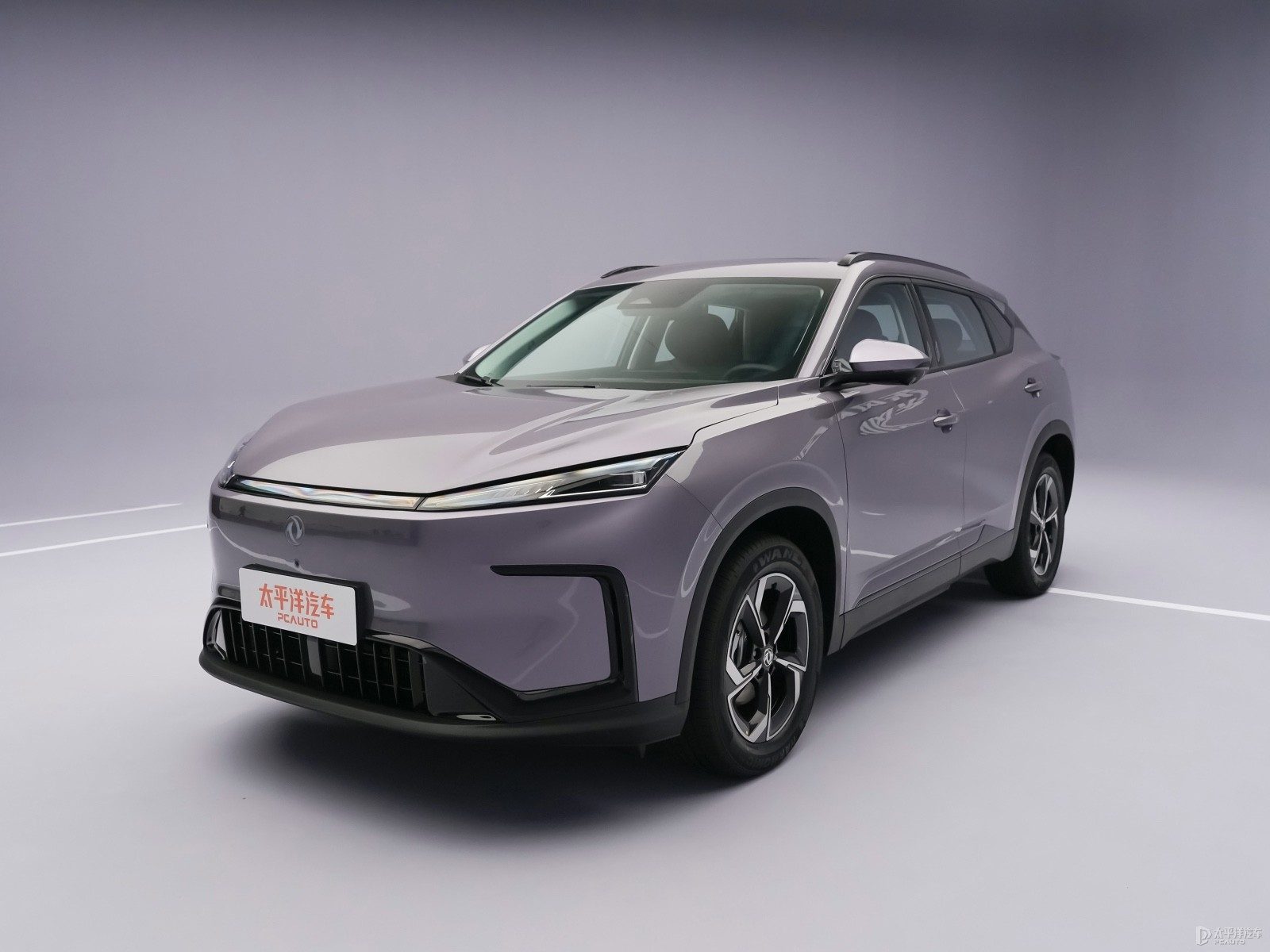 Dongfeng Fengshen L8Y EV - exterior, front three-quarter view, China market