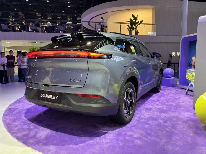 Dongfeng Fengshen L8Y EV - exterior, rear three-quarter view, China market