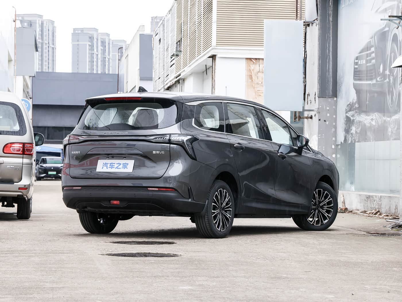 Dongfeng Forthing Xinghai V6 EV 2026 - exterior, rear three quarter alt, China retail market