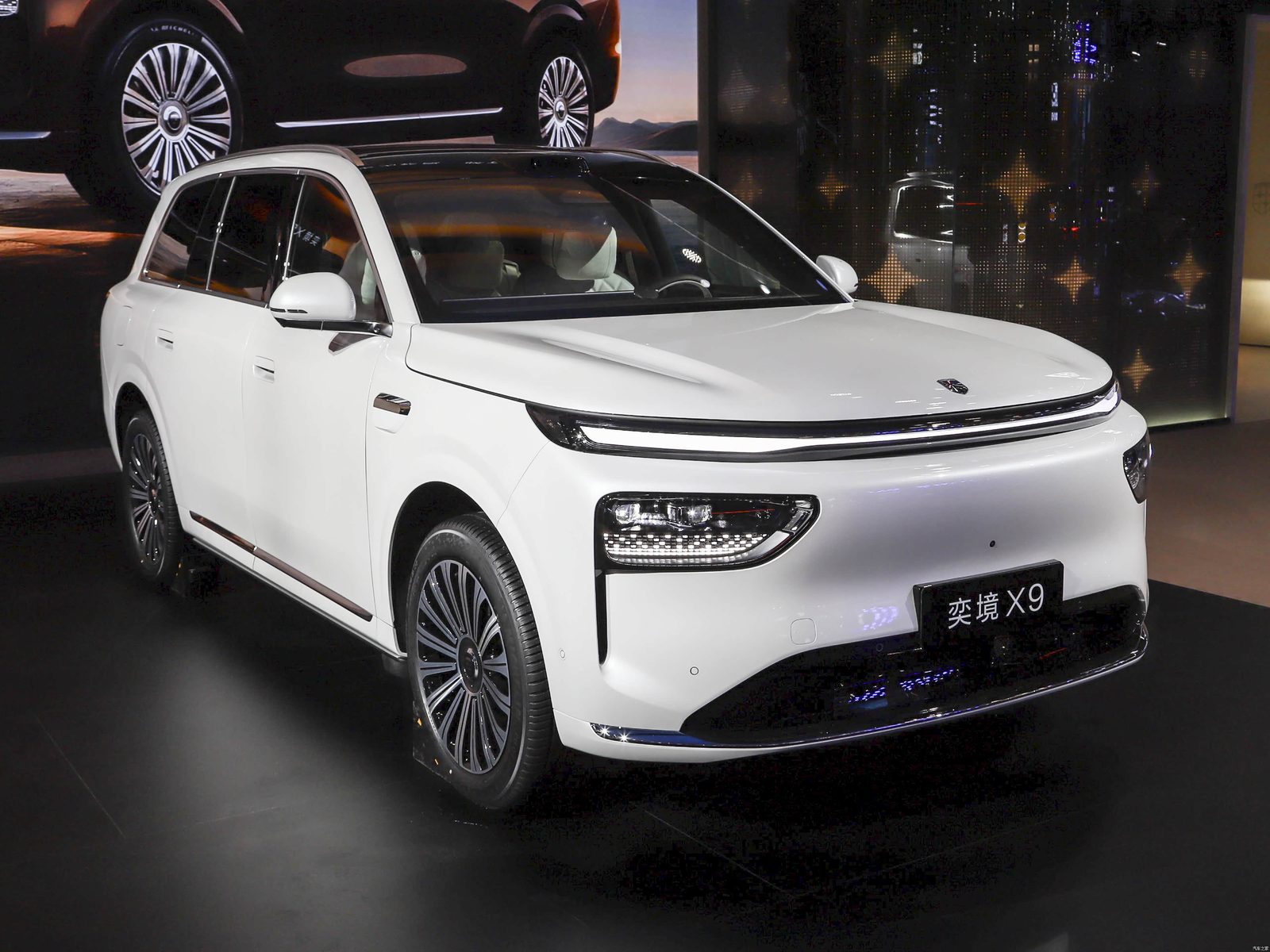 Dongfeng Yijing X9 EREV 2026 - exterior, rear three quarter opposite, China market