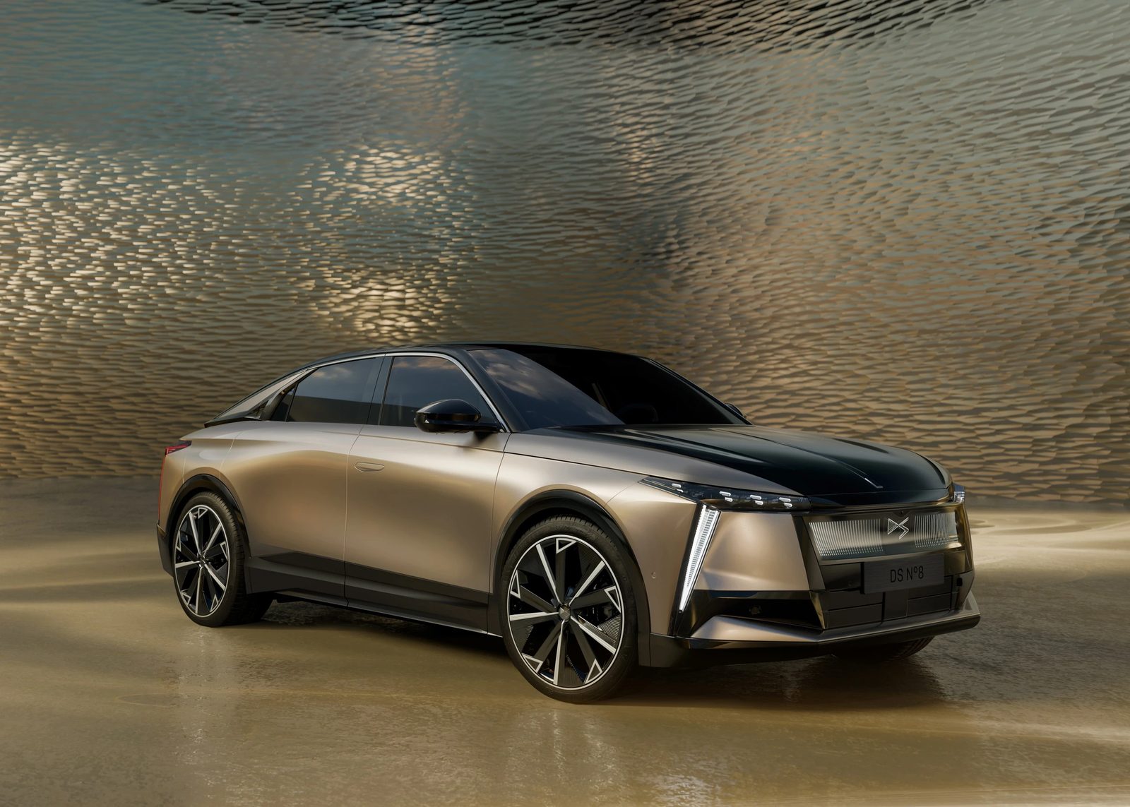 DS Automobiles DS N°8 2025 - main model photo, exterior, front 3q studio, Europe / EV Query only market