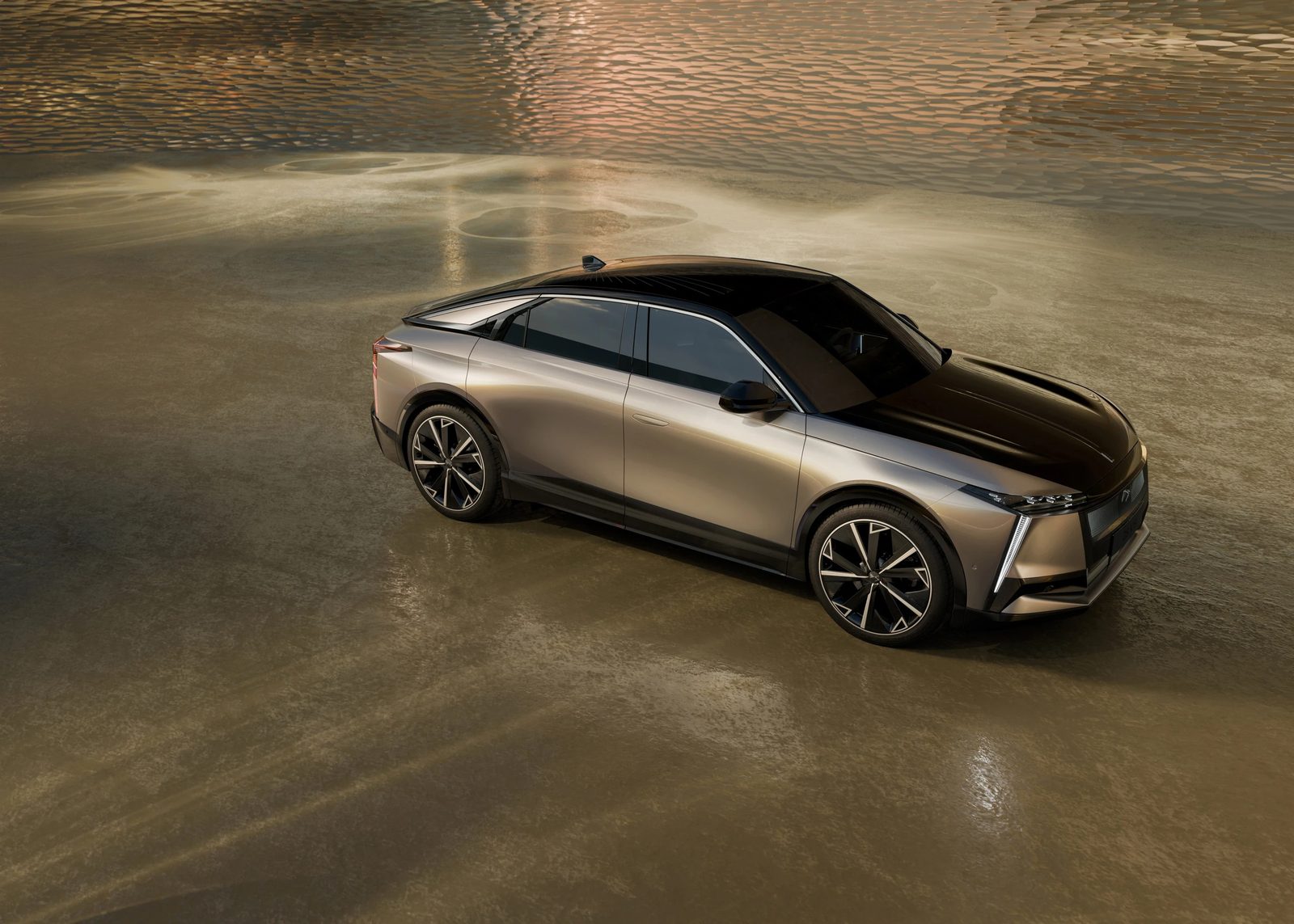 DS Automobiles DS N°8 2025 - exterior, top 3q, Europe / EV Query only market