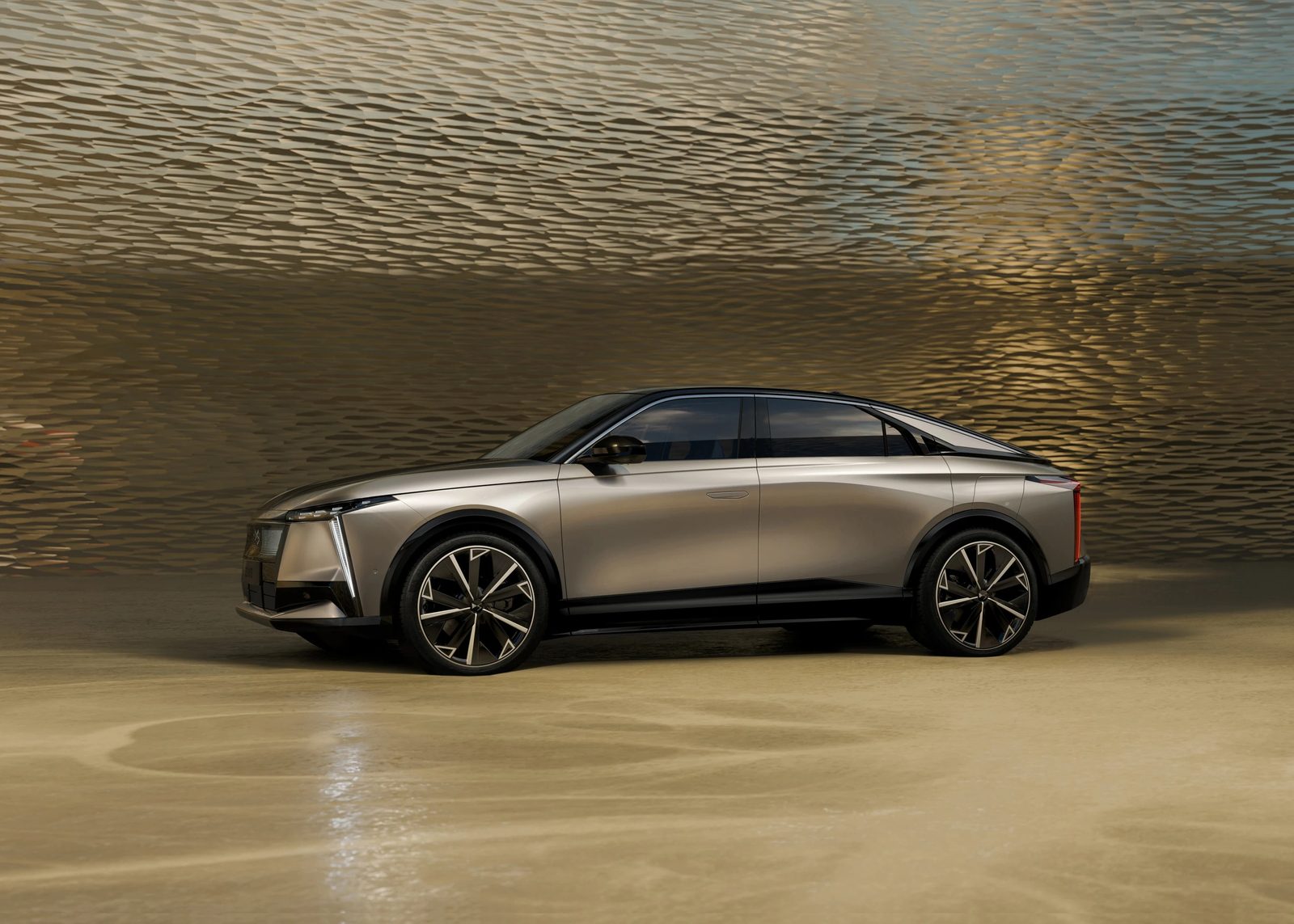 DS Automobiles DS N°8 2025 - exterior, side profile, Europe / EV Query only market