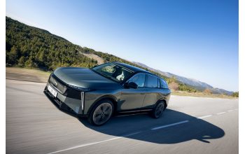DS Automobiles DS N°7 E-TENSE 2026 - exterior, front 3q road