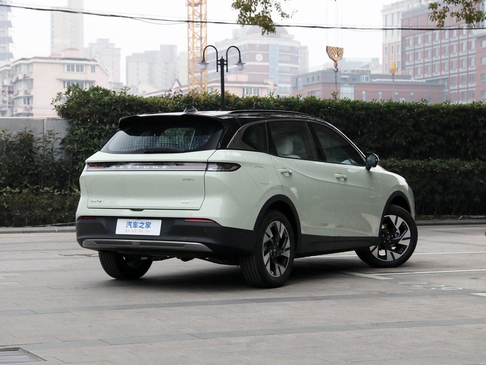 FAW Bestune Yueyi 07 PHEV 2025 - exterior, rear three-quarter view, China market