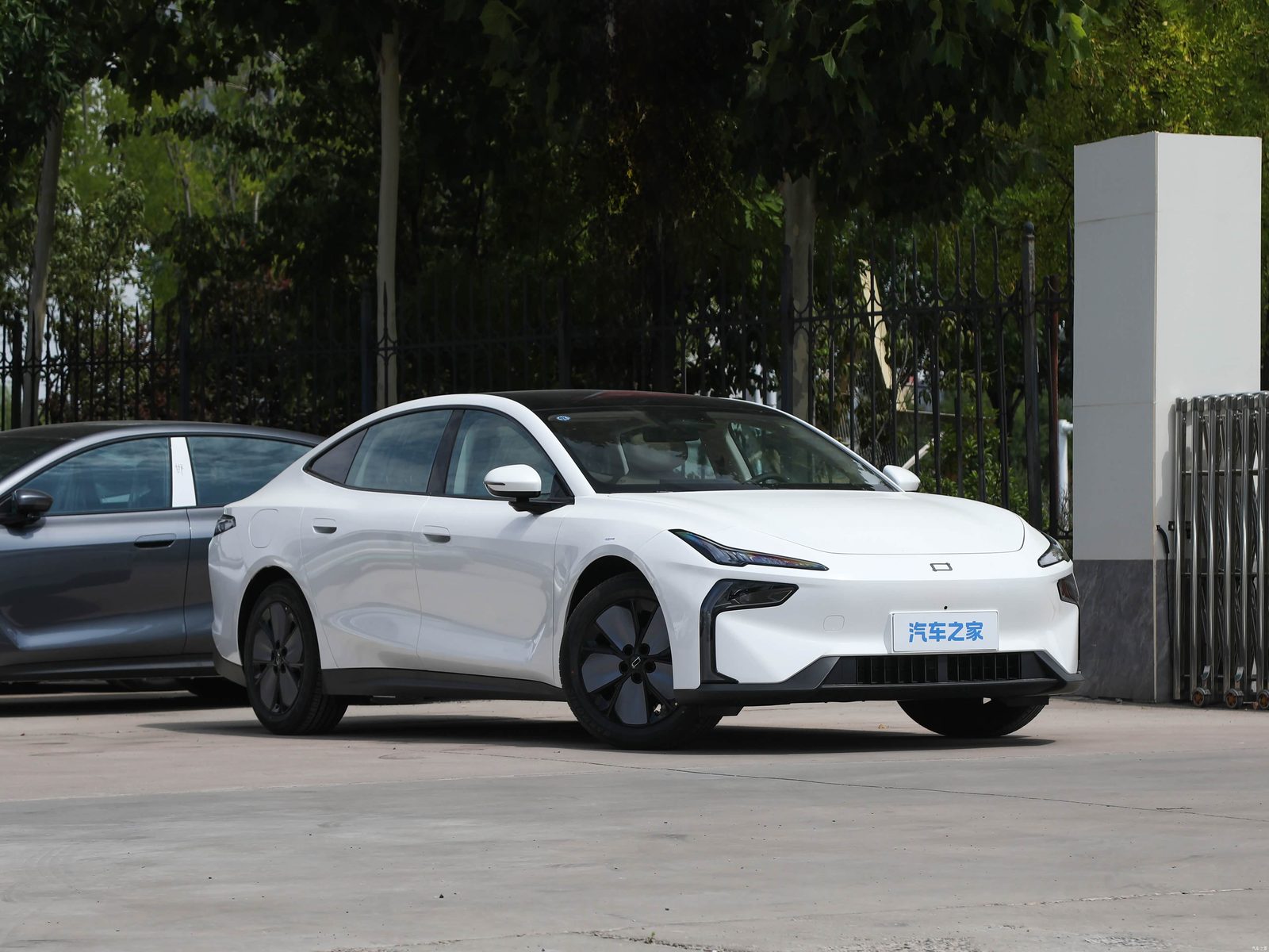 FAW Bestune Yueyi 08 EREV 2026 - exterior, front 3q right, China market