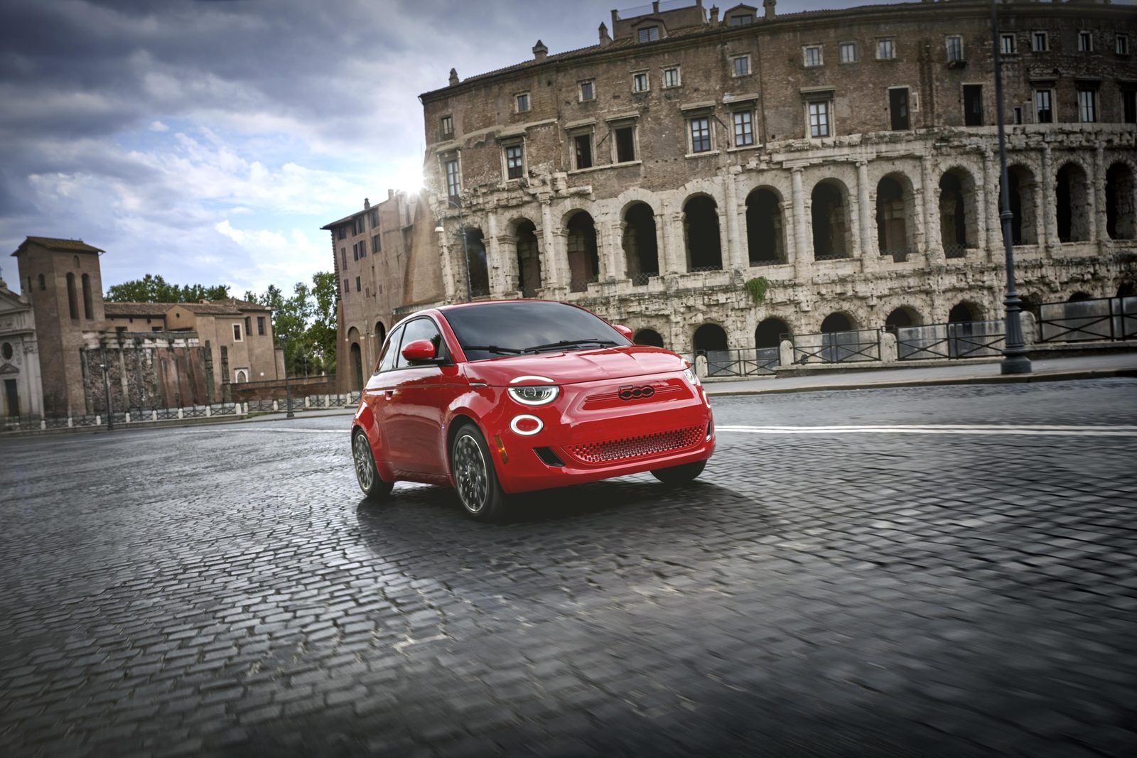 Fiat 500e 2024 - exterior, front three-quarter view, US market
