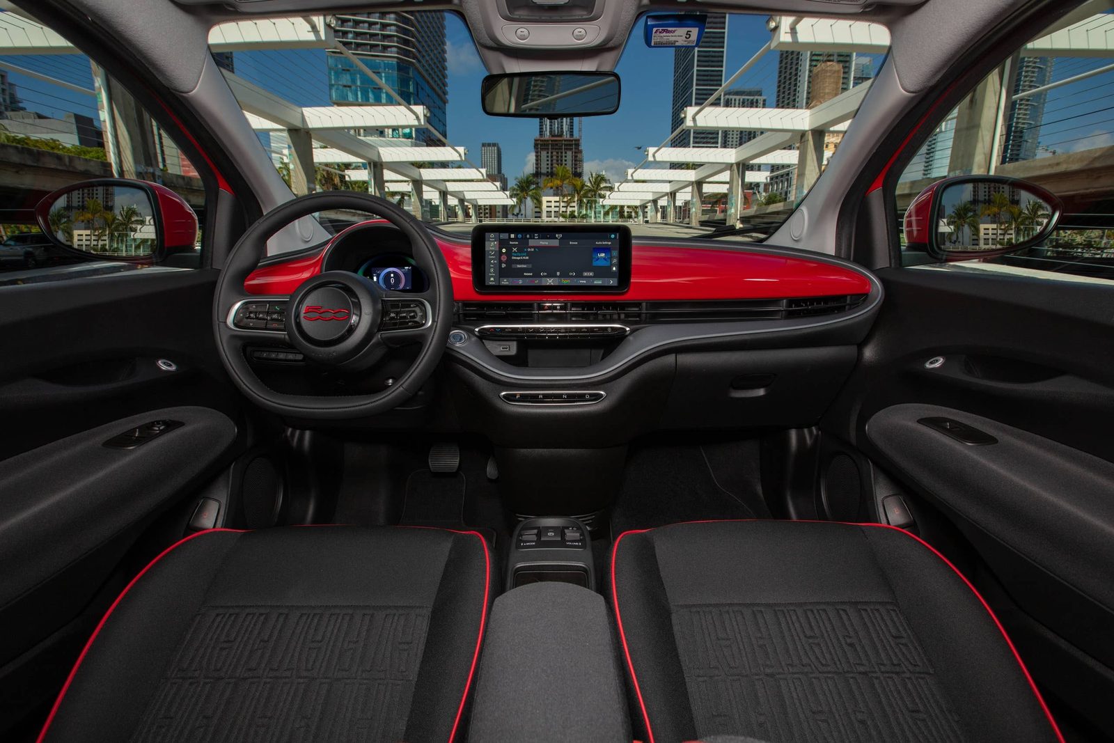 Fiat 500e 2020 — главное фото модели, интерьер, передняя панель, рынок internal_mvp