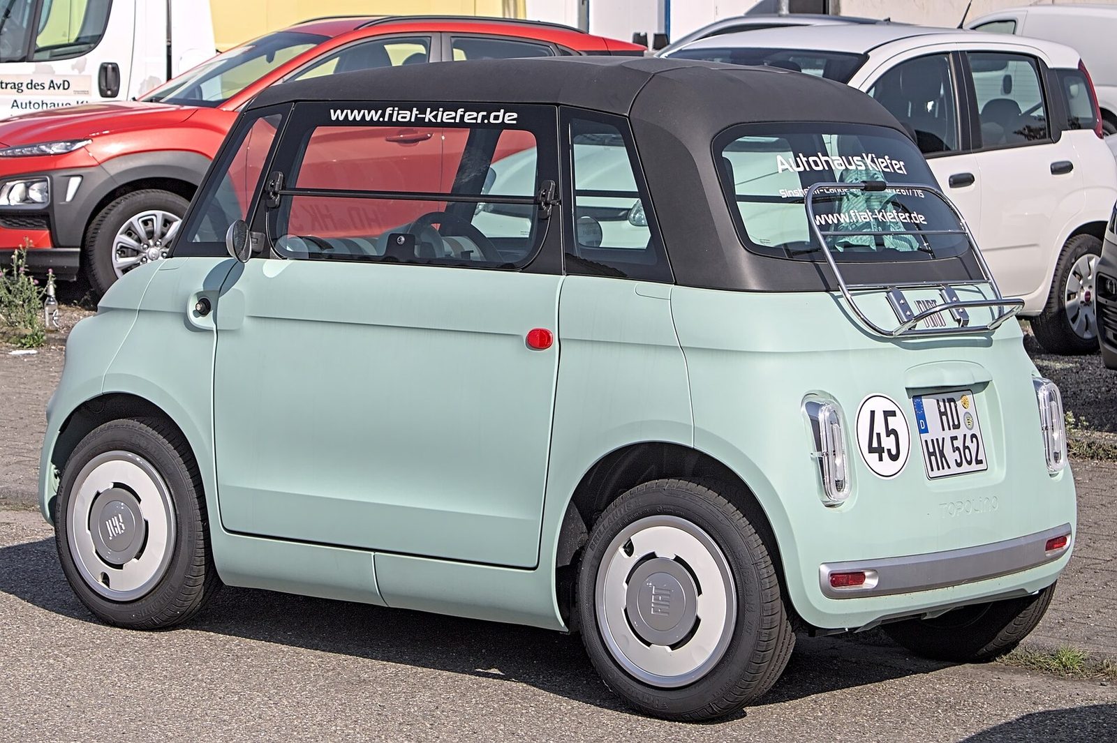 Fiat Topolino 2023 — главное фото модели, экстерьер, вид спереди 3/4, рынок Europe public-rights reference