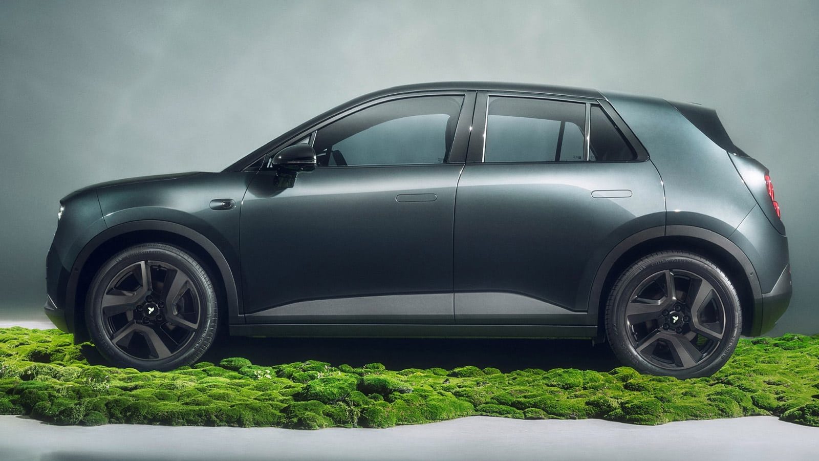 firefly EV 2026 - exterior, side profile studio, China Halo Habitat launch reference market