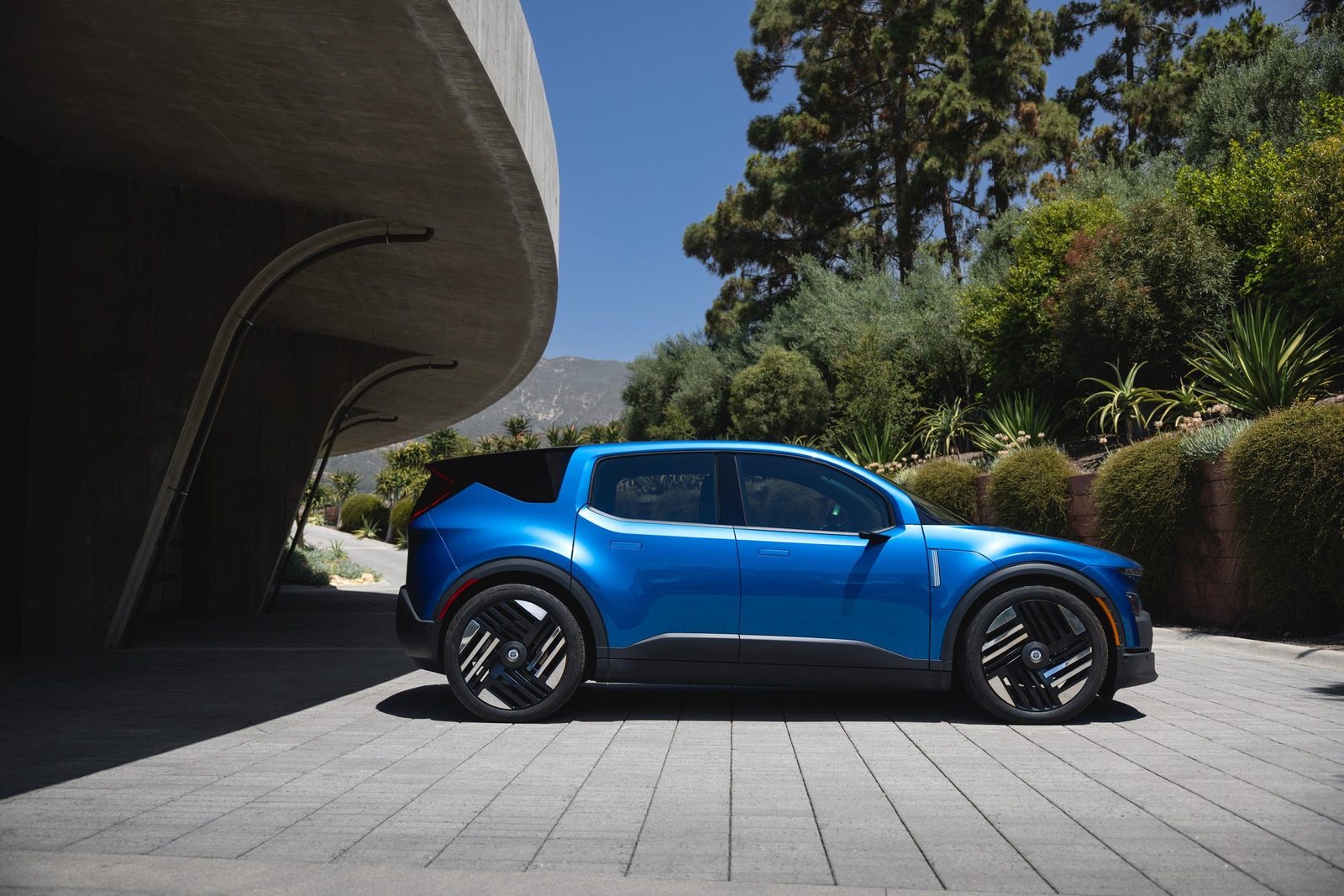 Fisker PEAR 2025 - exterior, side profile road, US/global cancelled pre-production reference market