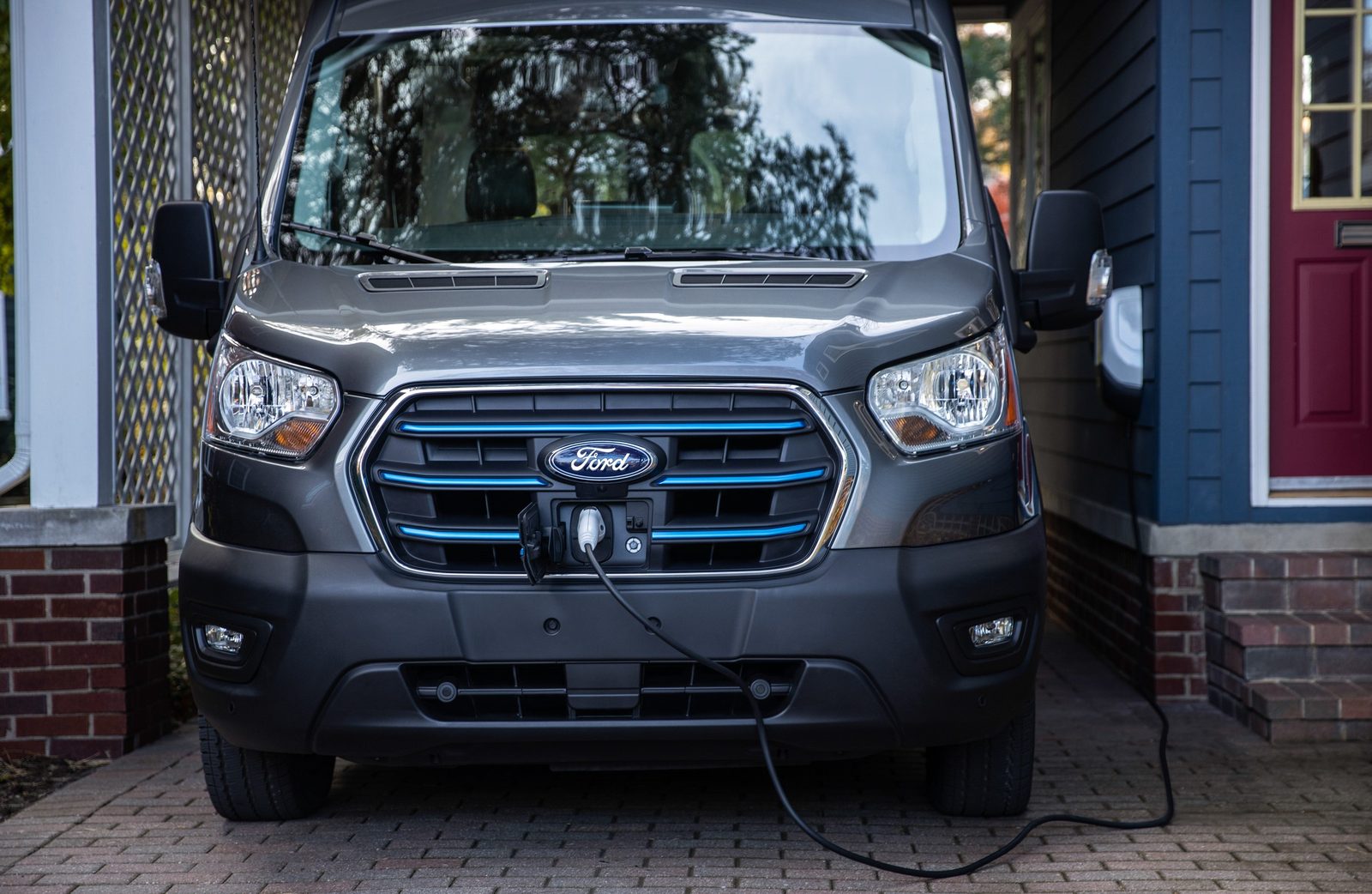 Ford E-Transit 2022 - exterior, front charging, United States / EV Query only market