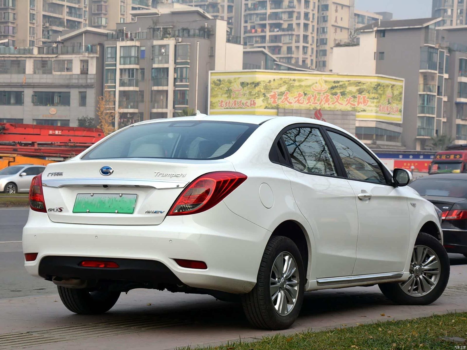 GAC Trumpchi GA3S PHEV 2017 - exterior, front 3q opposite, China archive exact-specification reference market