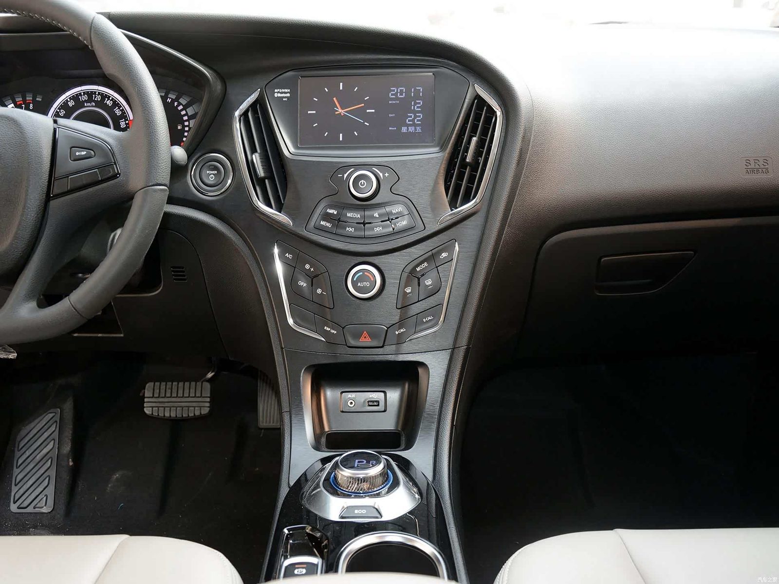GAC Trumpchi GA3S PHEV 2017 - interior, dashboard wide