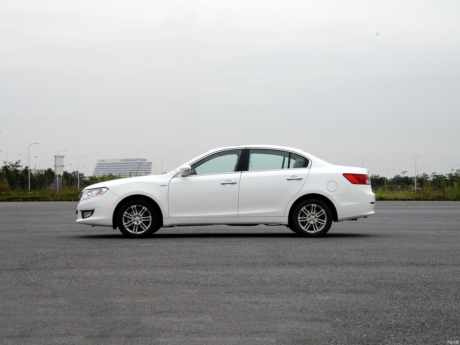 GAC Trumpchi GA5 EREV 2015 - exterior, side view, China archive exact-specification reference market