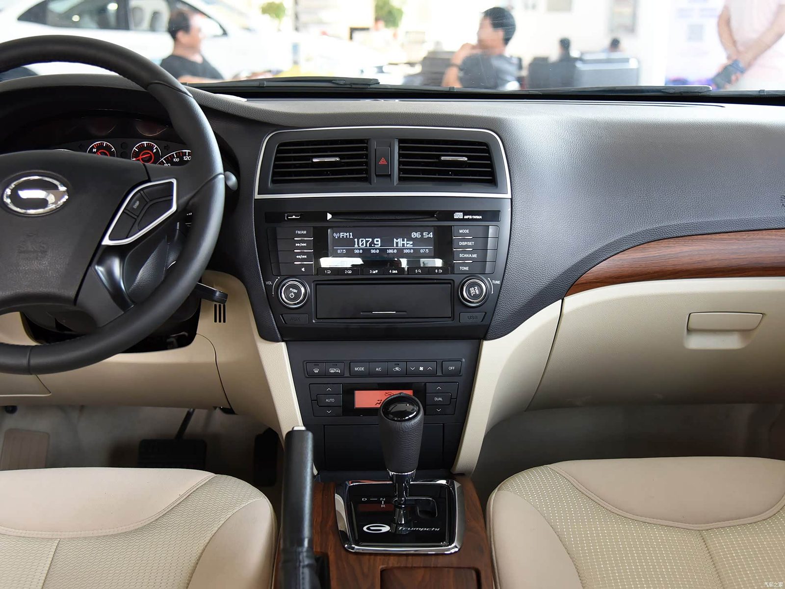 GAC Trumpchi GA5 PHEV 2016 - interior, dashboard wide