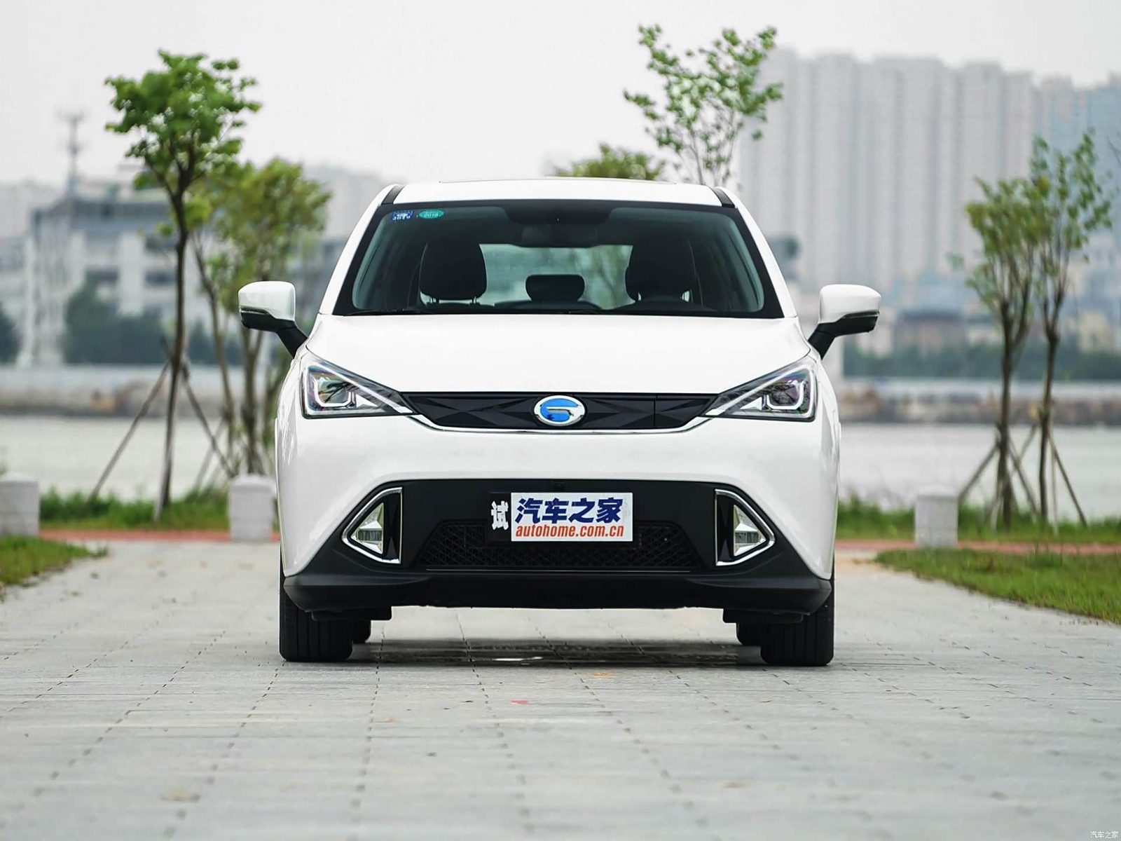 GAC Trumpchi GE3 EV 2018 - exterior, front view, China archive exact-specification reference market