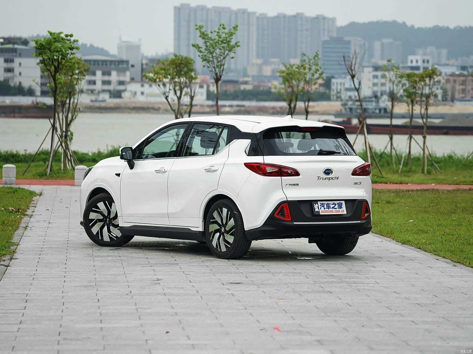 GAC Trumpchi GE3 EV 2018 - exterior, rear three-quarter view, China archive exact-specification reference market