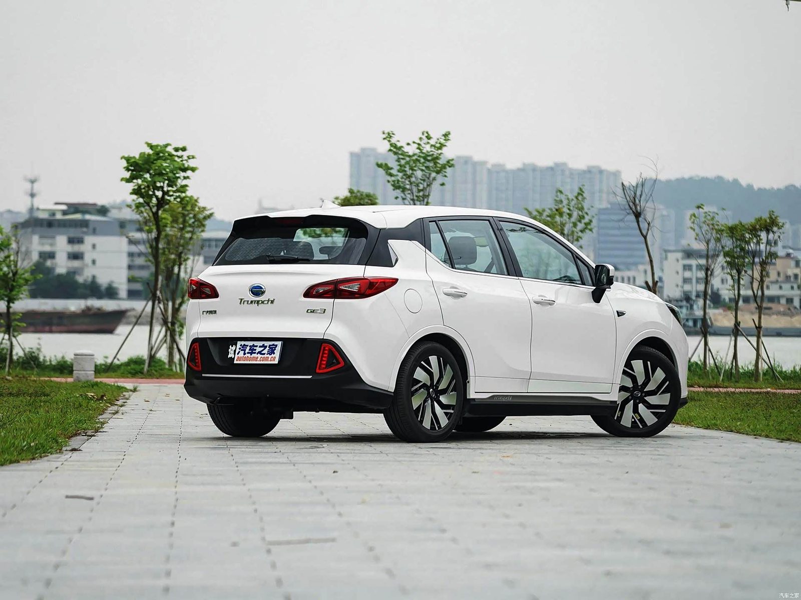 GAC Trumpchi GE3 EV 2018 - exterior, rear 3q opposite, China archive exact-specification reference market