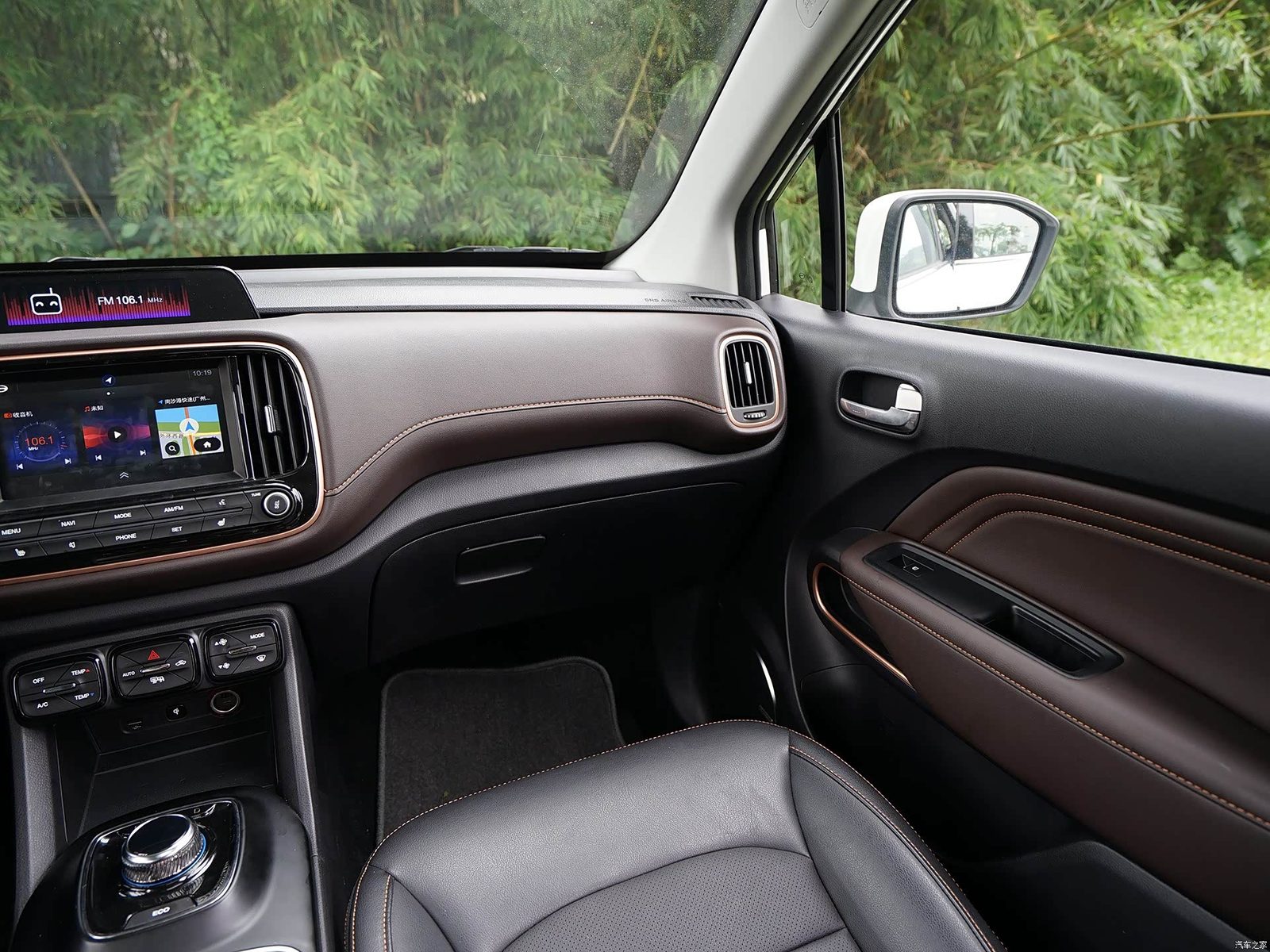 GAC Trumpchi GE3 EV 2018 - interior, passenger dashboard