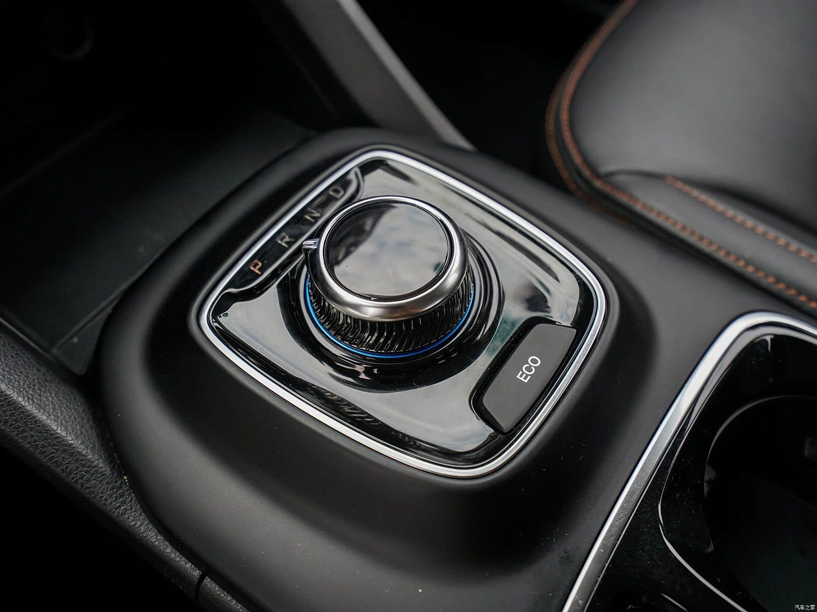 GAC Trumpchi GE3 EV 2018 - interior, drive selector