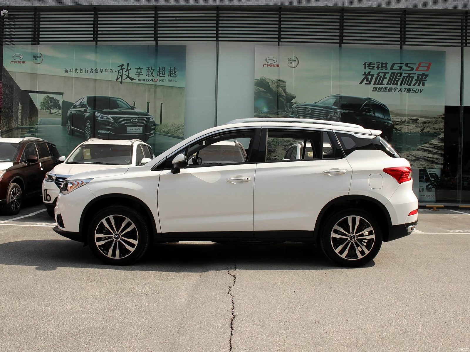 GAC Trumpchi GS4 EV 2016 - exterior, side view, China archive same-generation family proxy market