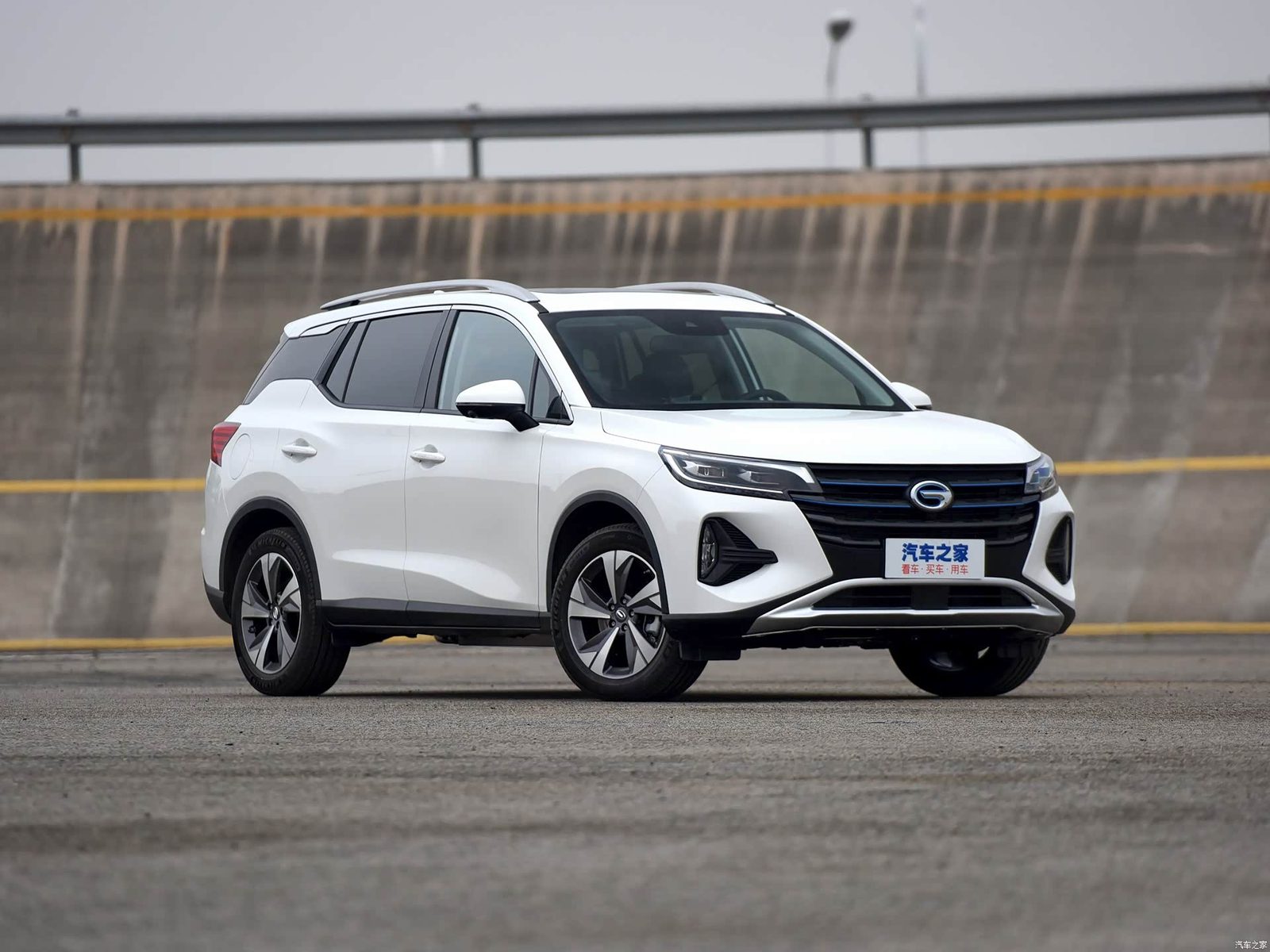 GAC Trumpchi GS4 PHEV 2019 - exterior, side view, China archive exact-specification reference market