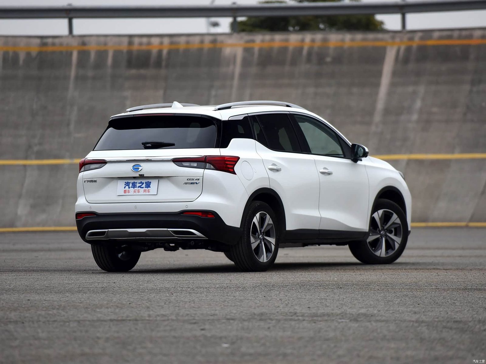 GAC Trumpchi GS4 PHEV 2019 - exterior, rear 3q opposite, China archive exact-specification reference market