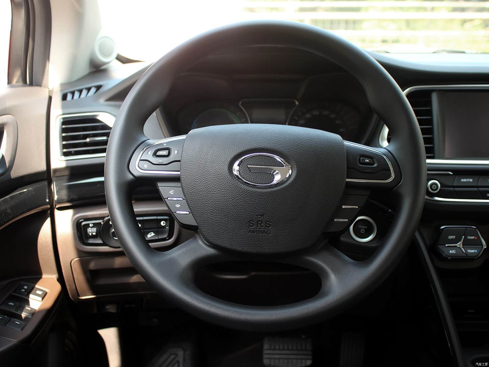 GAC Trumpchi GS4 PHEV 2019 - interior, steering wheel